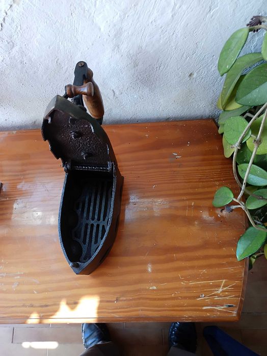 Ferros antigos a carvão