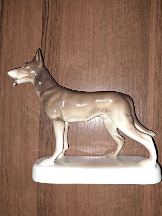 Figurka pies Chodzież