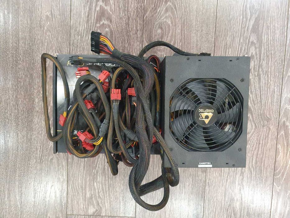 Блок живлення Chieftec Navitas GPM-1250C