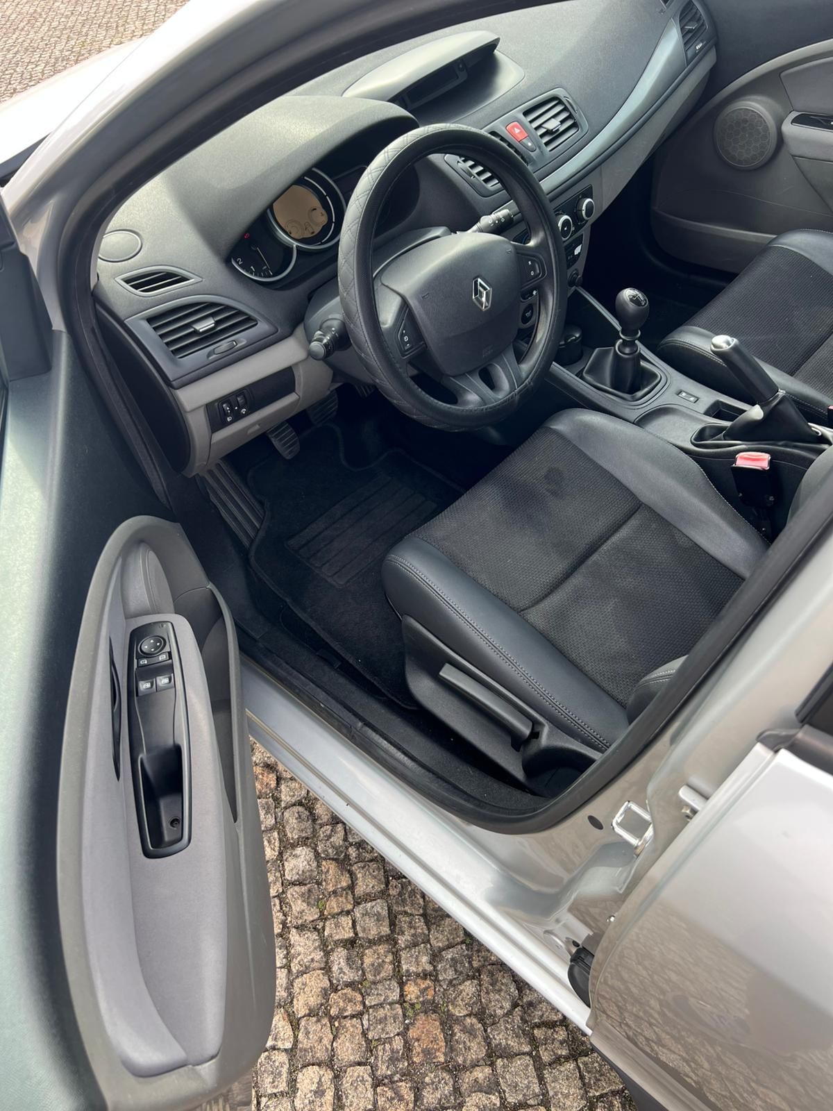 Renault Mégane 1.5 dCi – Dezembro de 2009
	•	Quilometragem: 286.000 km