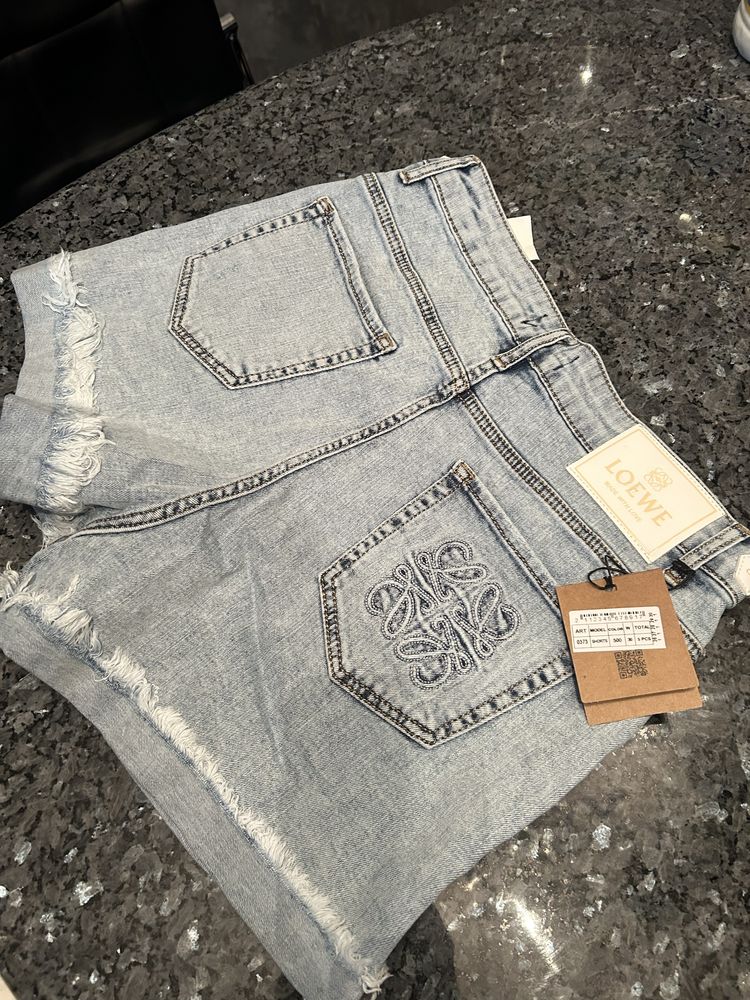Mega spodenki Loewe jeans -zlote dodatki i przetarcia r.30/L