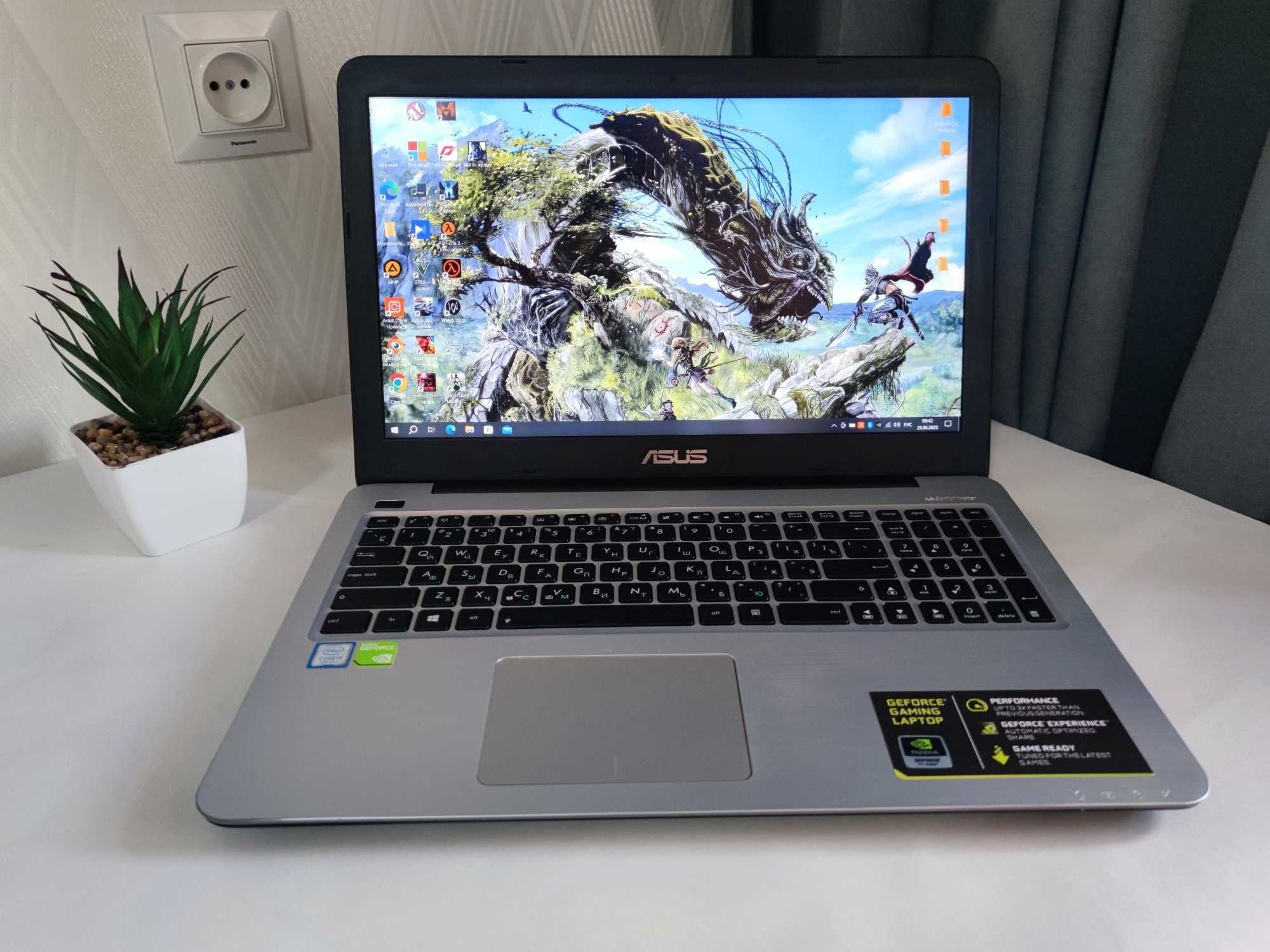 Игровой Asus 15.6 FHD| Geforce 940MX 2GB| 8DDR4|SSD120+1TB HDD|i3 7Gen