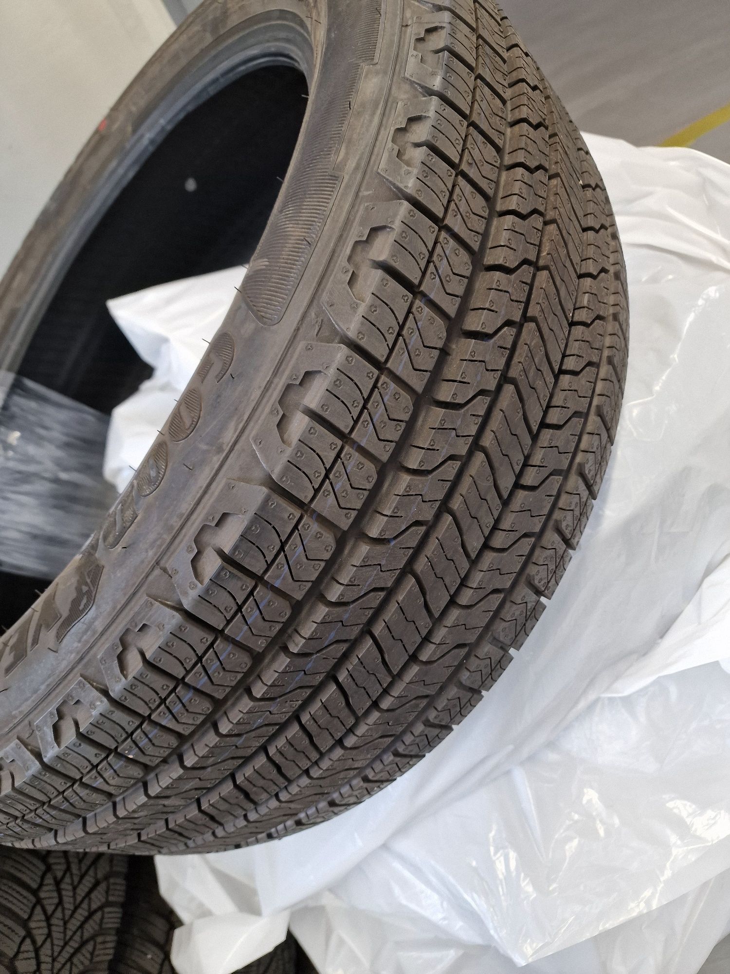 Opony GOOD YEAR Wrangler Territory HT 275/45 R 21 M+S 110V SUV Pick-Up