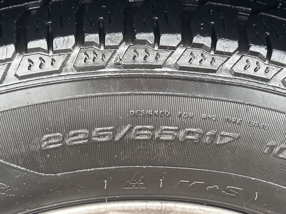 Зимова гума Шини Автопокришки Goodyear Ultra Grip Winter 225/65/17r