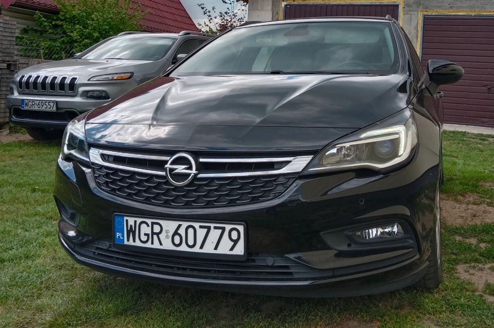 Opel Astra Duża dotykowa nawigacja, rodzinne kombi
