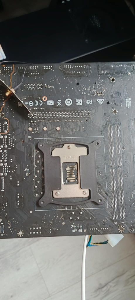 Intel i5-11400F + MSI H510M-A PRO + Wi-Fi/Bluetooth – LGA1200