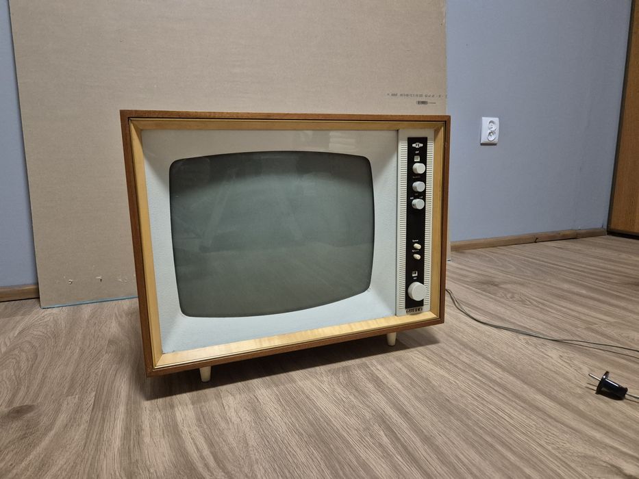 Retro telewizor Durer 94 z 1964 roku
