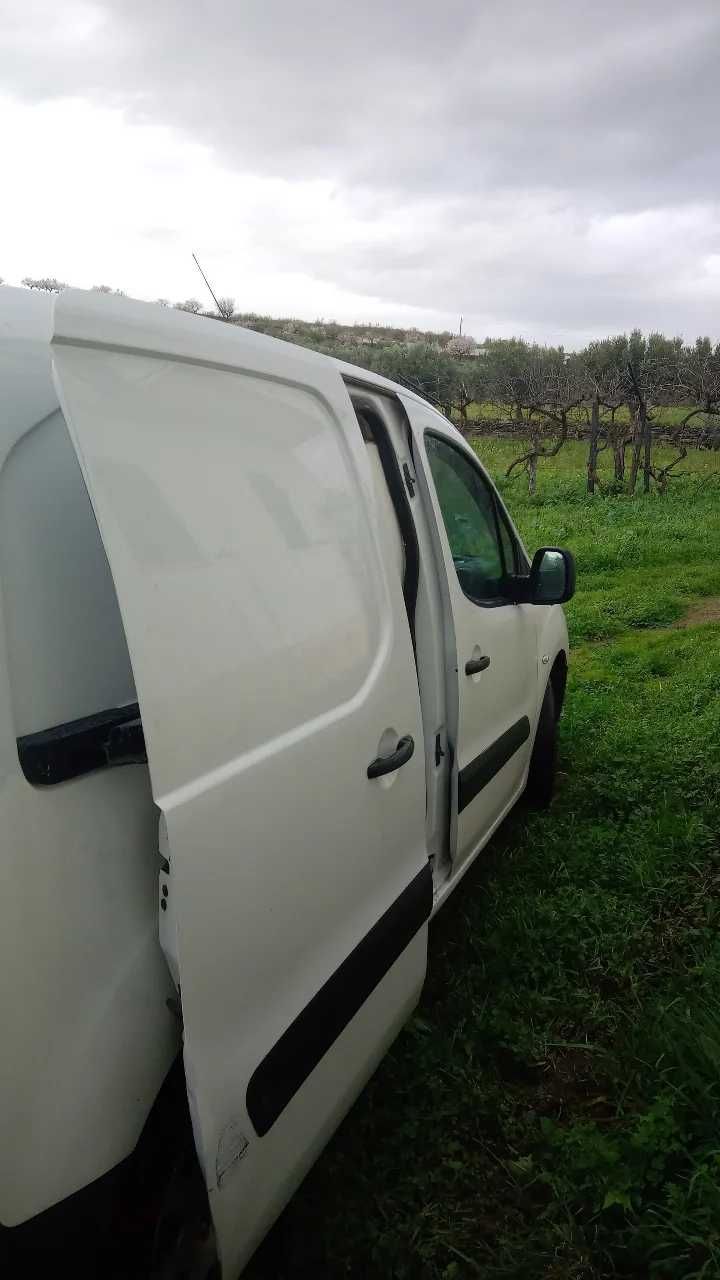 Carrinha Peugeot isotérmica