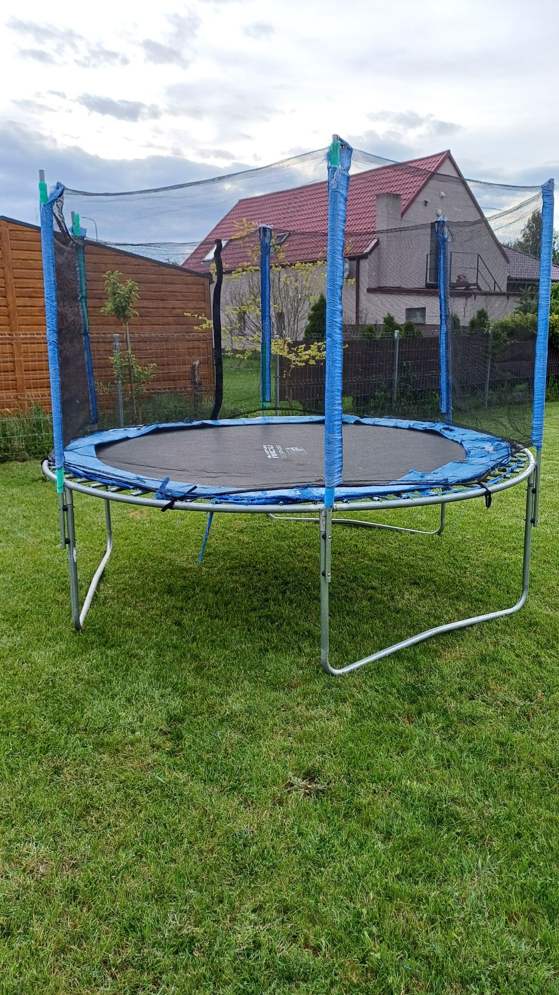 Trampolina 300cm - używana, do napraw.