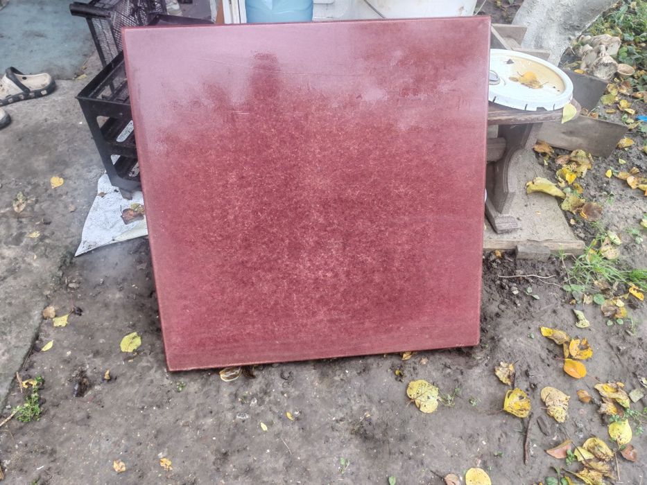 80х80 Стіл в кафе, додому з металевими ніжками