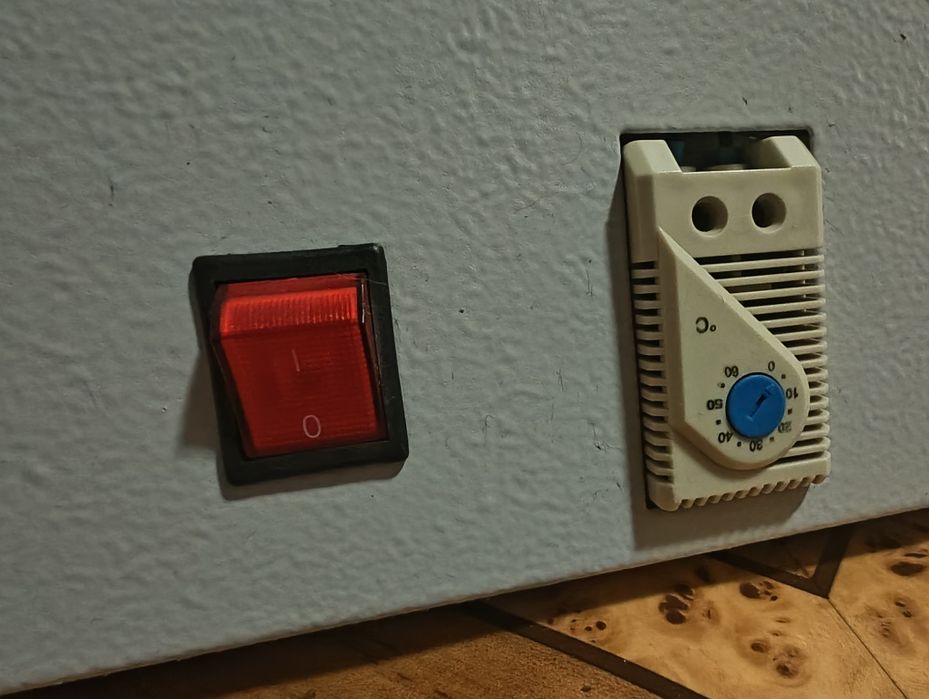 Серверный вентиляторный модуль на 4 вентилятора с термостатом