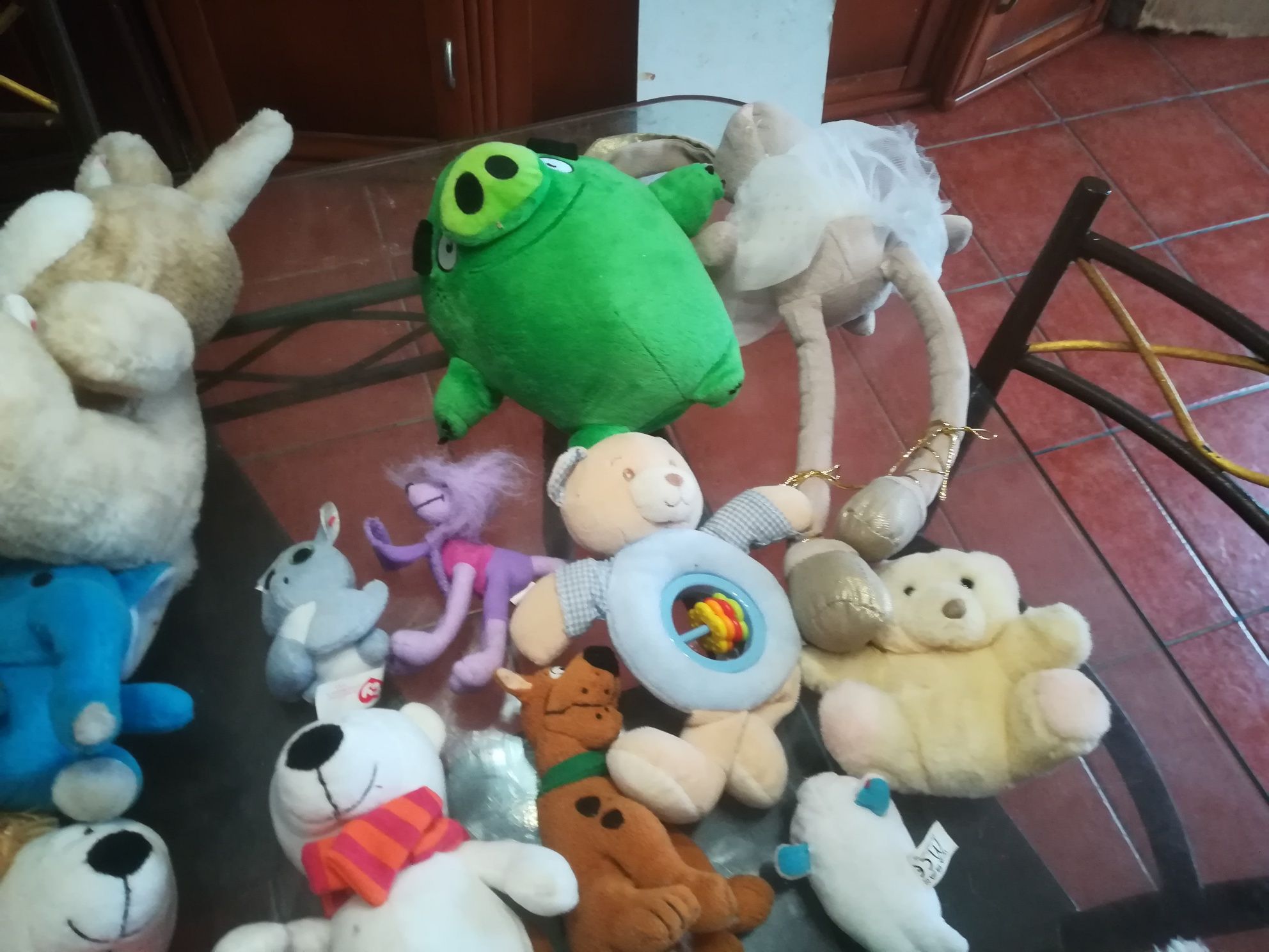 Conjunto de Peluches Diversos de Criança