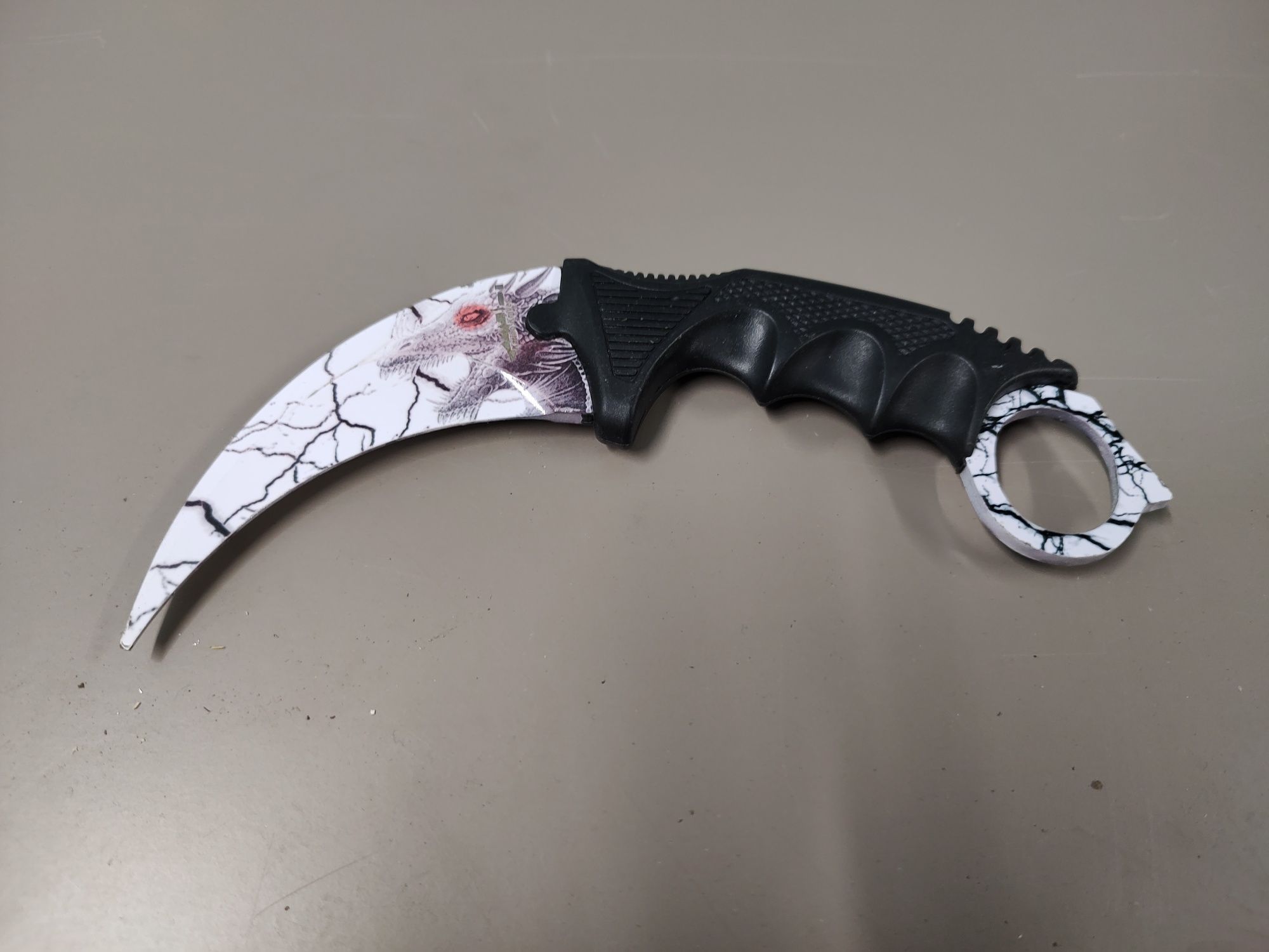 Nóż CS GO karambit