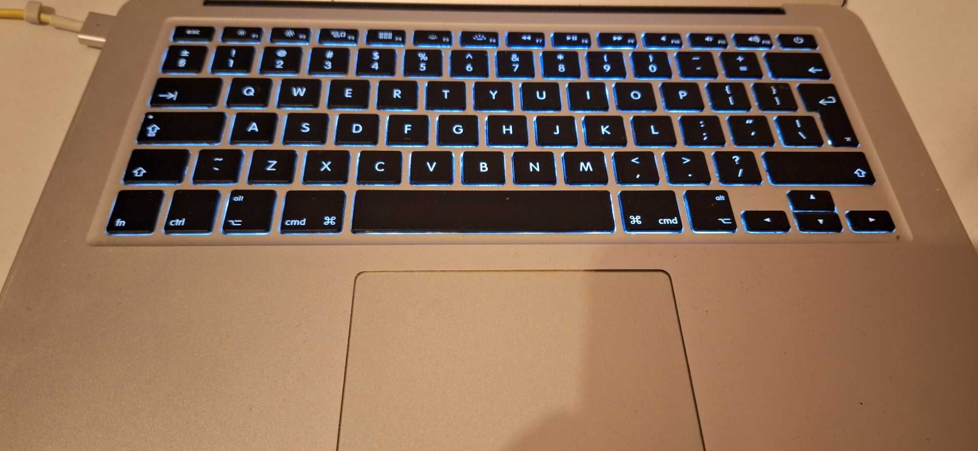 MacBook air 13.3" a1466