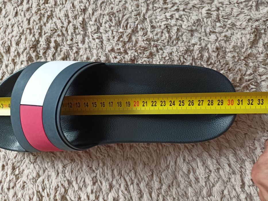 Klapki Tommy Hilfiger, rozm.45-46, długość 30.5 cm.