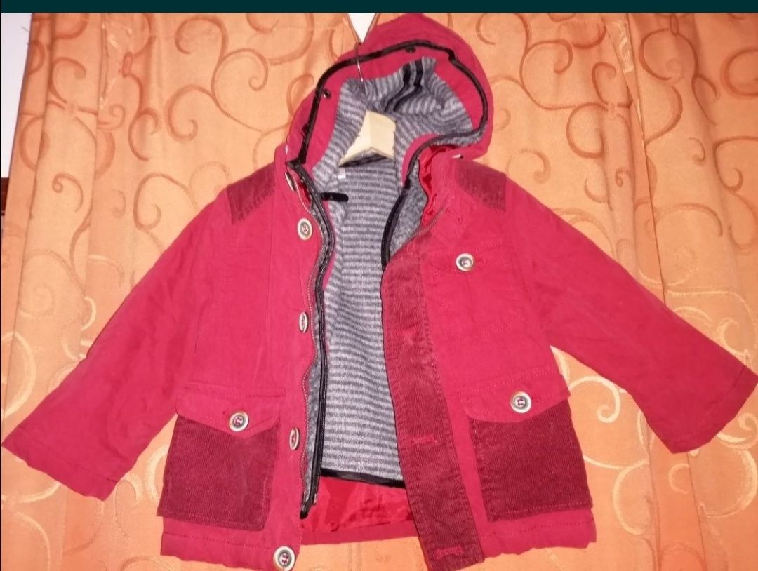 casaco vermelho escuro, com colete peludo de retirar "zara baby" 12/18