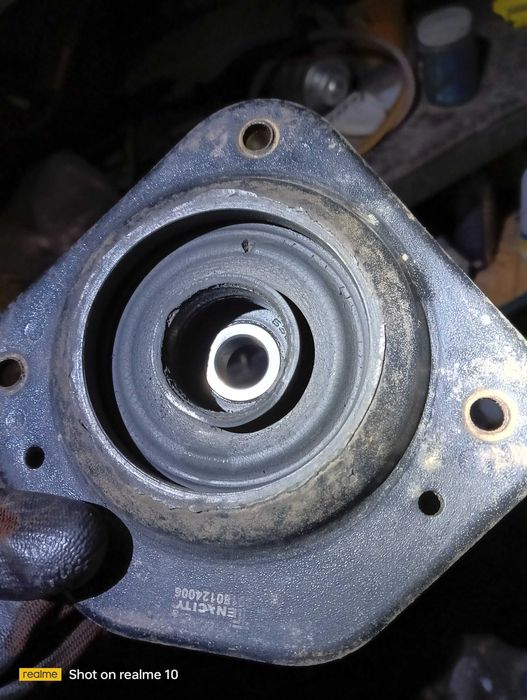 опора передней стойки амортизатора опорный подшипник Toyota Corona