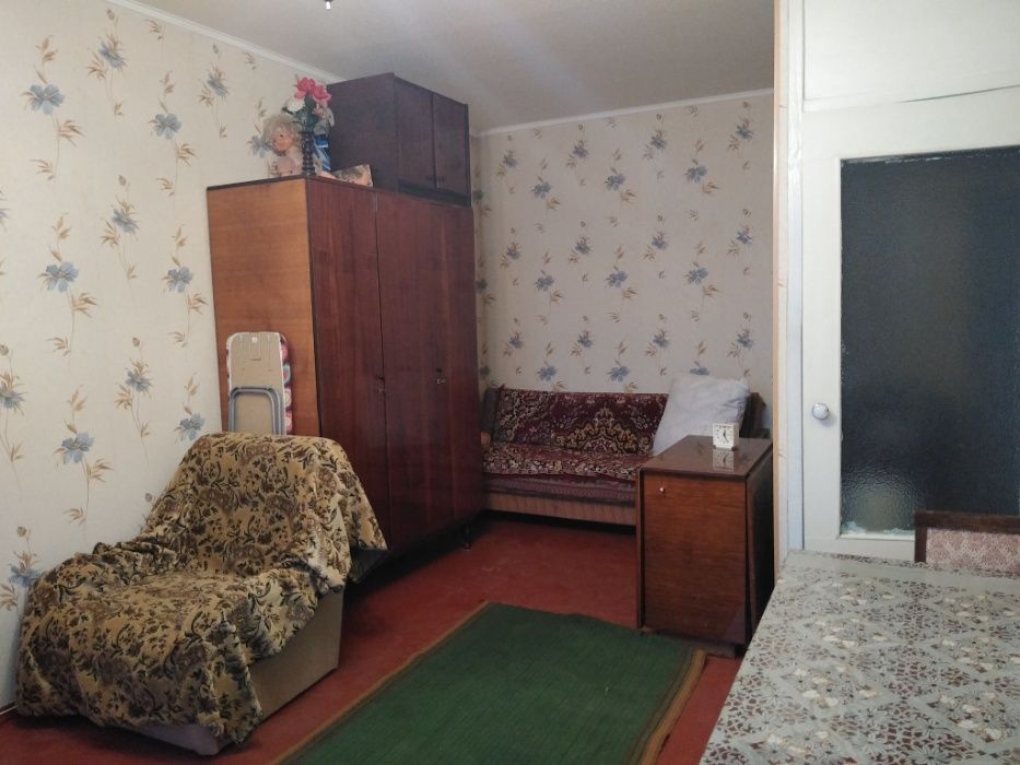 Сдам свою 1-комнатную квартиру в Роганском жилмассиве.