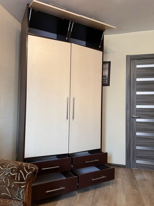 Продам Шкаф 120х56х240