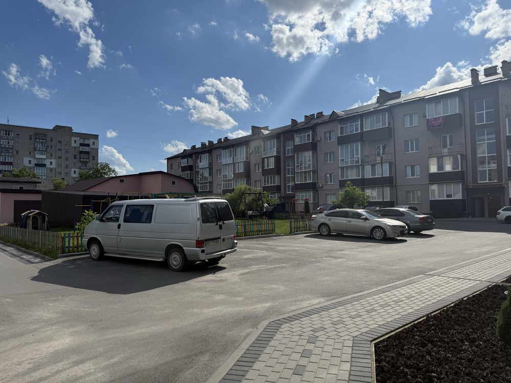 Продається З кімнатна квартира