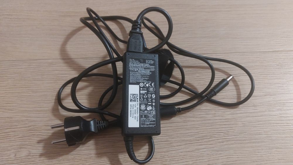 Zasilacz DELL 65W LA65NS2-01