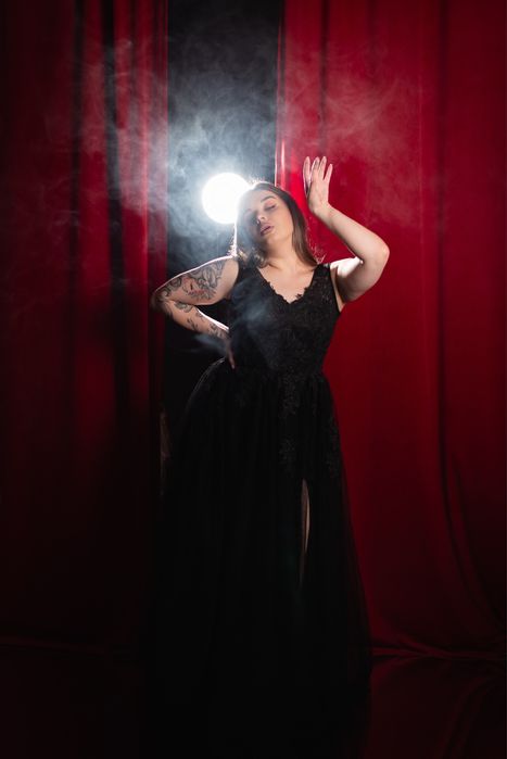 Чорна мереживна фатинова вечірня сукня плаття довге