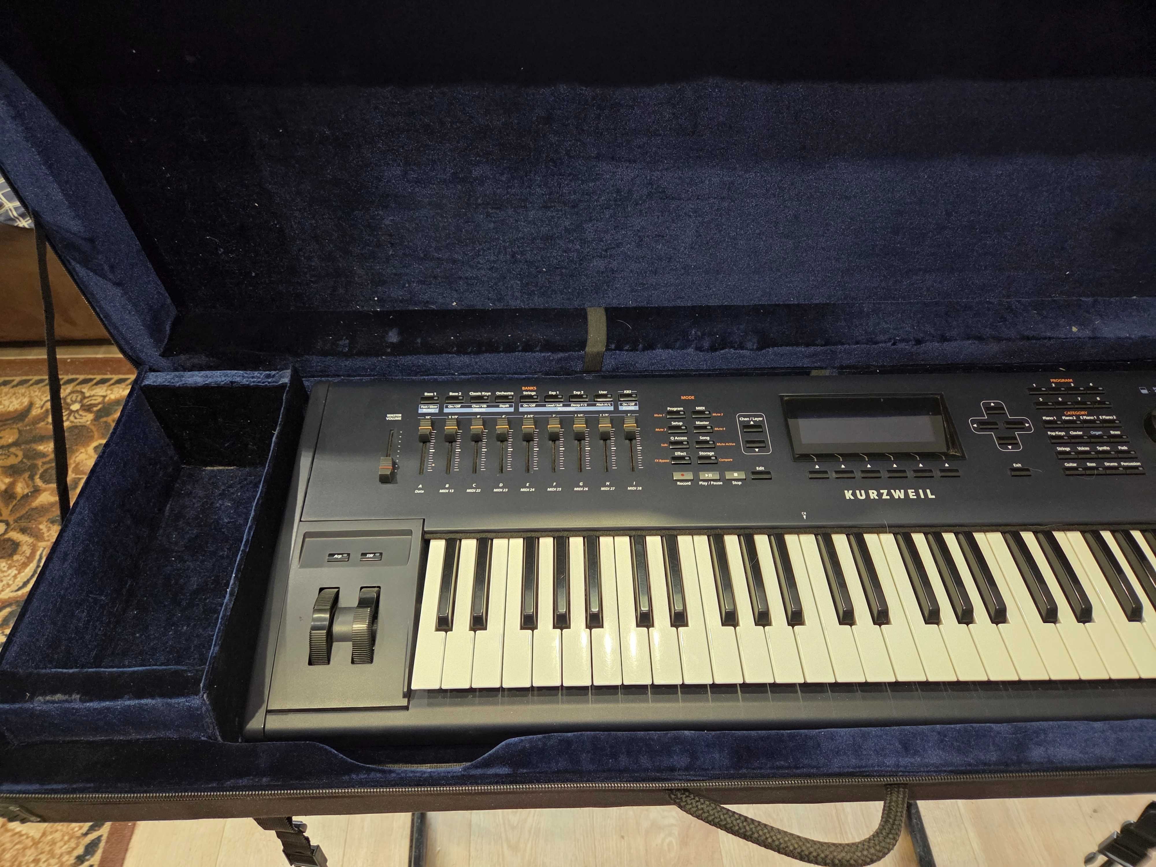 KURZWEIL PC361 Syntezator VAST i VA-1 + twardy case Romanowicz