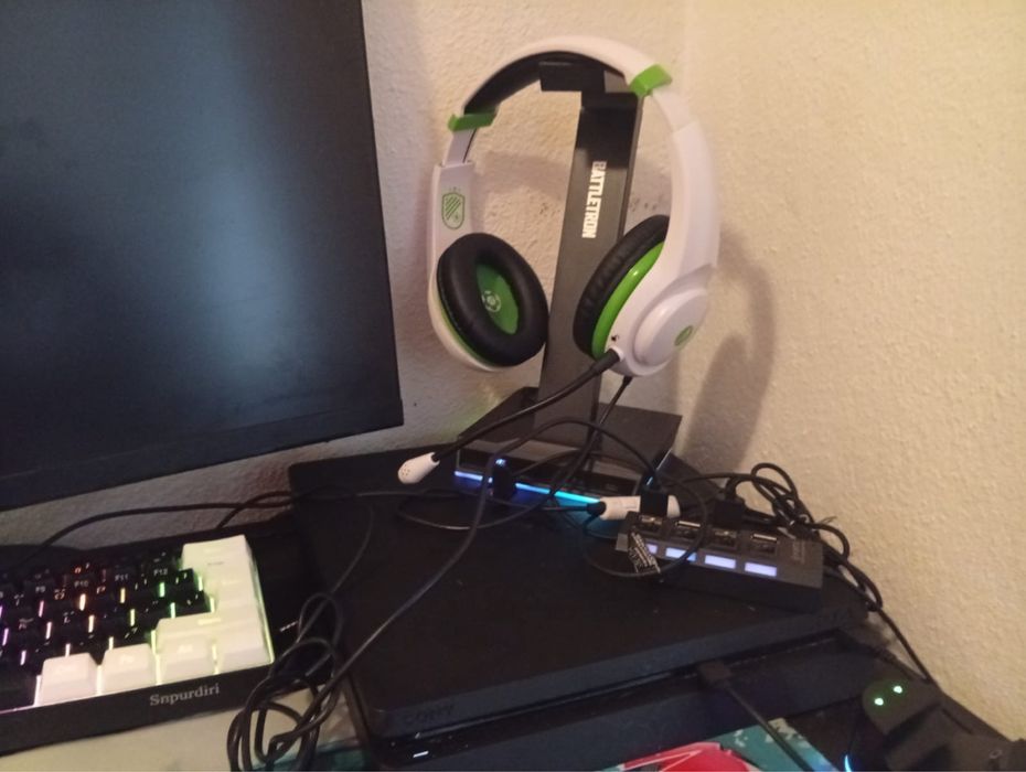 Vendo ps4 usada em bom estado