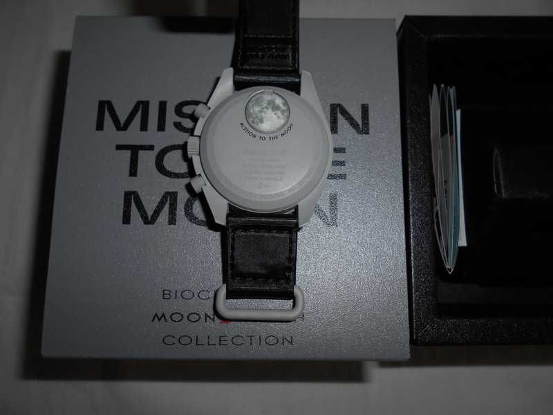Swatch x Omega Bioceramic Moonswatch Mission to the Moon SO33M100