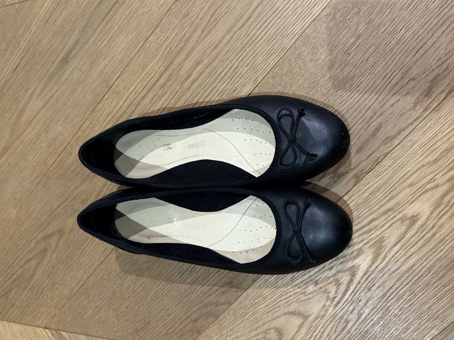 класичні балетки чорні та бежеві 38р