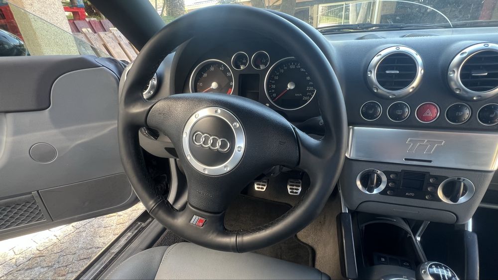 Audi TT 1.8 Turbo 180cv impecavel trato finaciamento