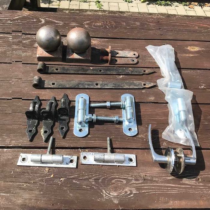 Zawiasy - i inne  elementy bram, furtek