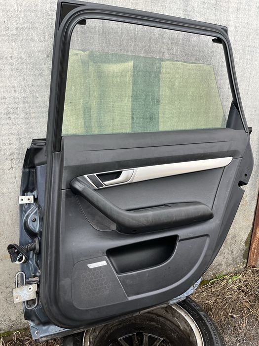 Двері Audi a6c6 універсал