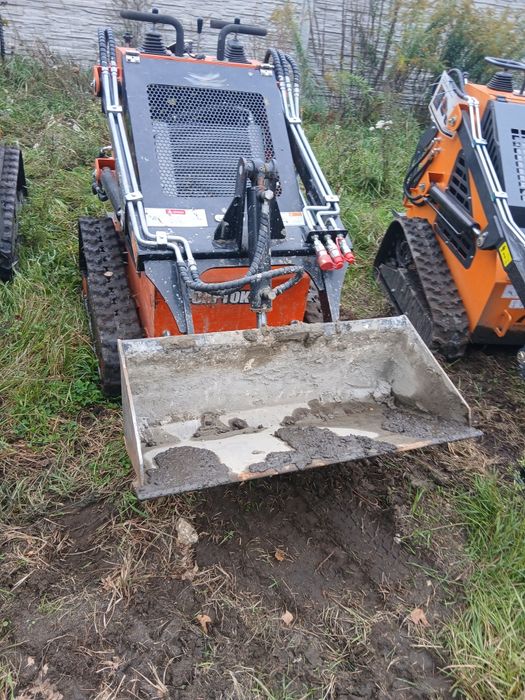 Wynajme miniladowarke skidsteer mlot szczotka wiertnica  wypożyczę
