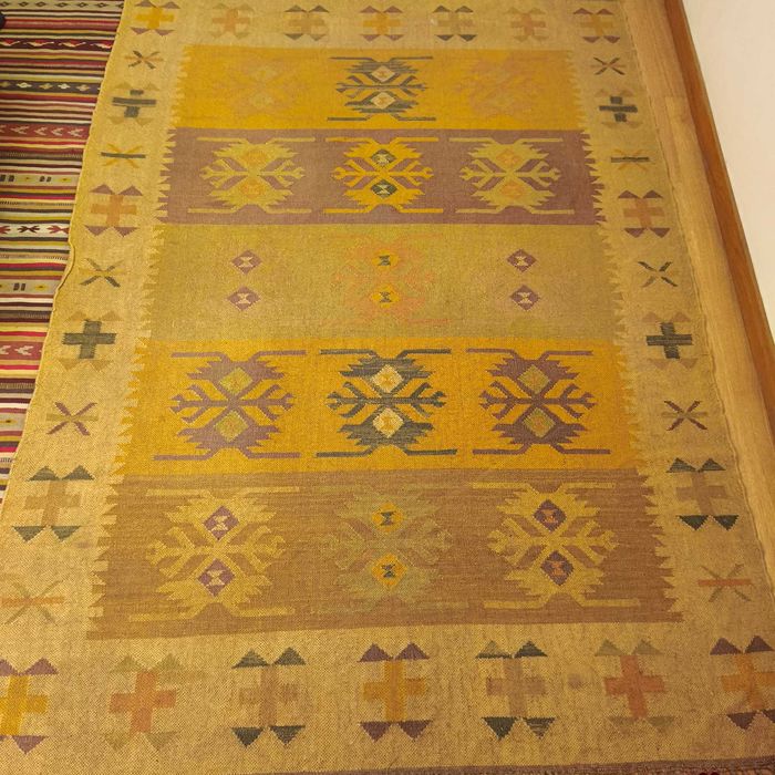 Tapete Oriental Amarelo e Marrom