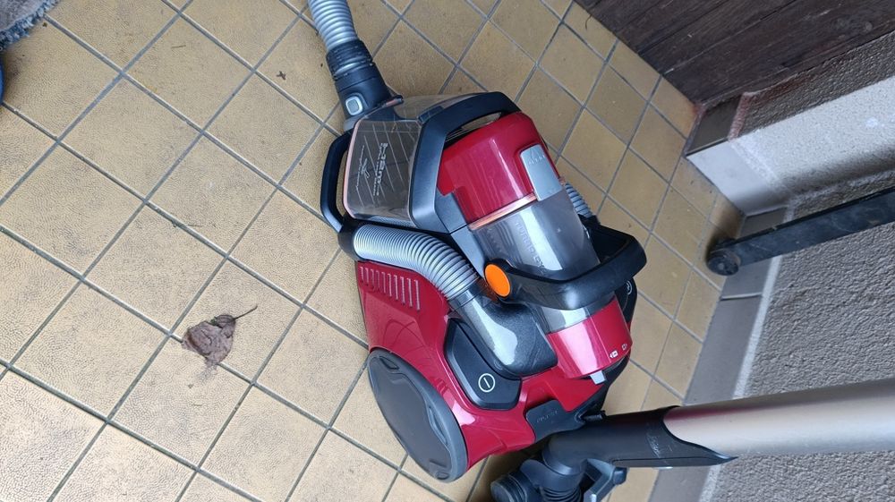 Пилосос з колбою контейнер