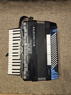 Akordeon Weltmeister  cordial 80 basów stan igła polecam jak nowy ddr