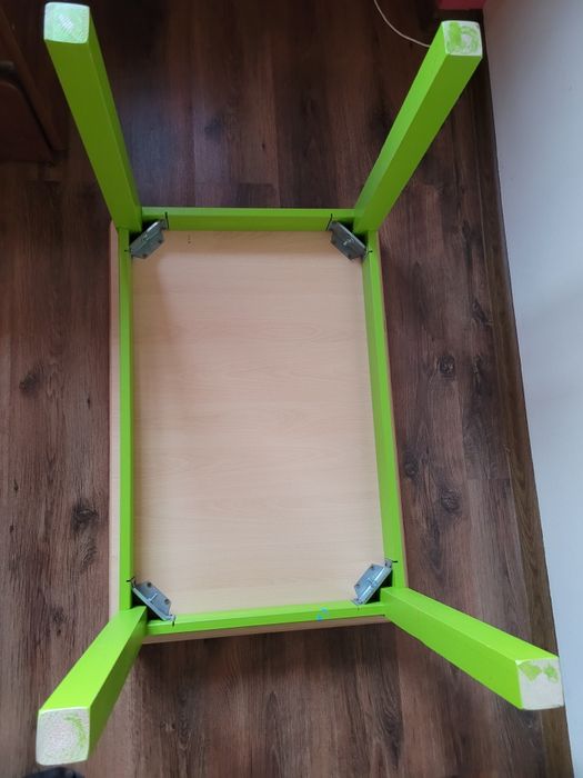 Drewniany stół 90×60 + 2 drewniane krzesełka