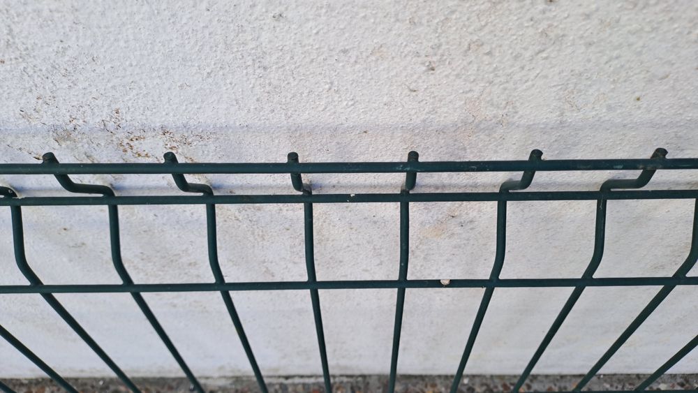 Painel metálico verde + 2 postes quadrados