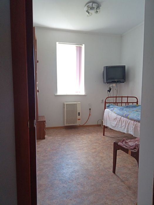 Будинок зі ставком