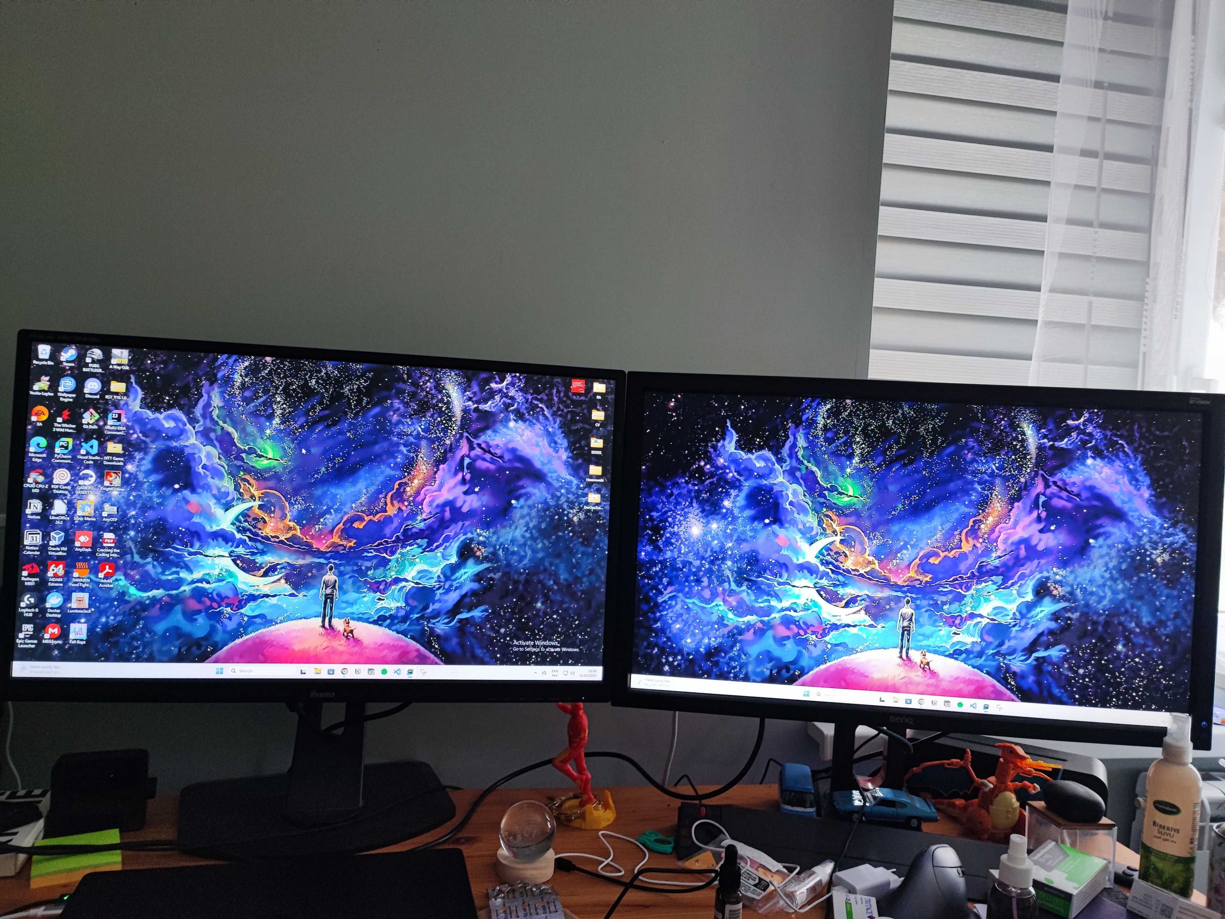 Monitory liyama ProLite XB2783HSU i BENQ XL2720