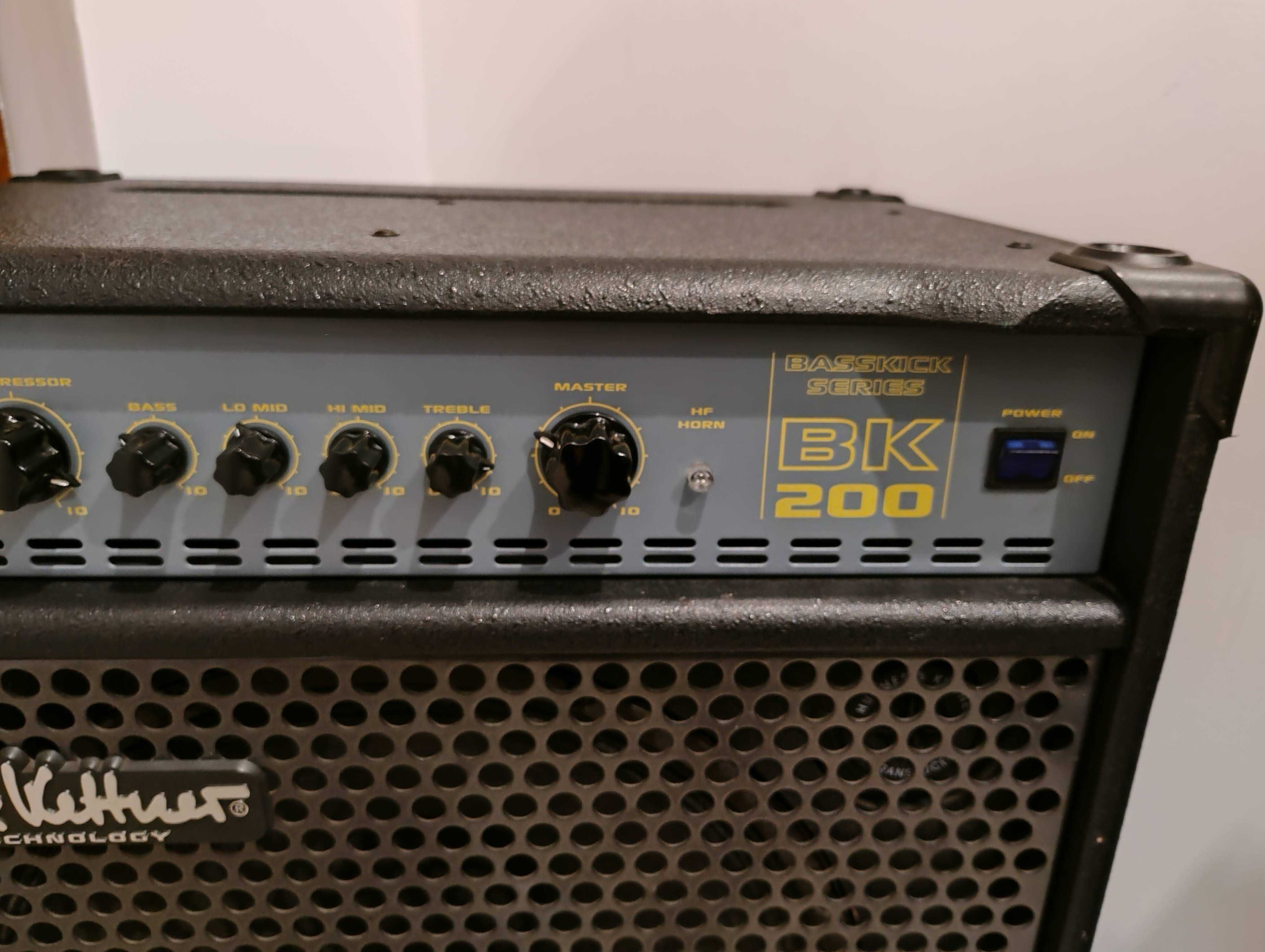 Combo basowe Hughes & Kettner BK200