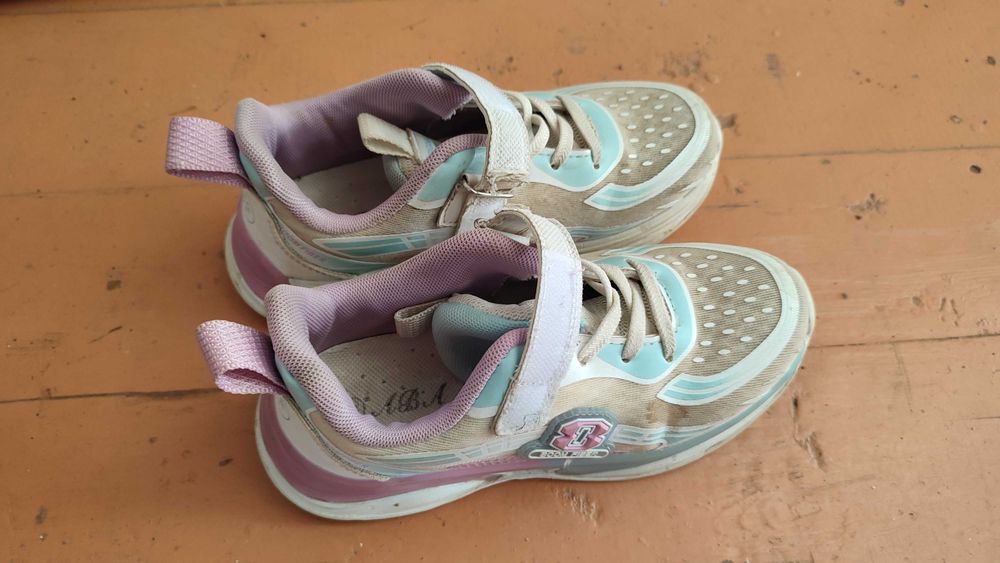 Кросівки дитячі для дівчинки 21,5см