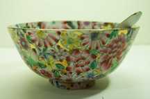 Porcelana Chinesa. Tijela, colher, mil flores. Fabricado em Macau