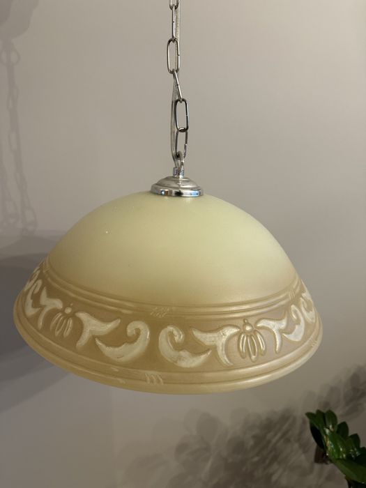 Lampa beżowa szklana, jak ceramiczna