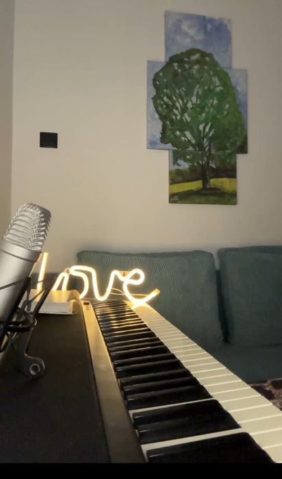 Nauka śpiewu, gry na pianinie i pisania piosenek – dla dorosłych