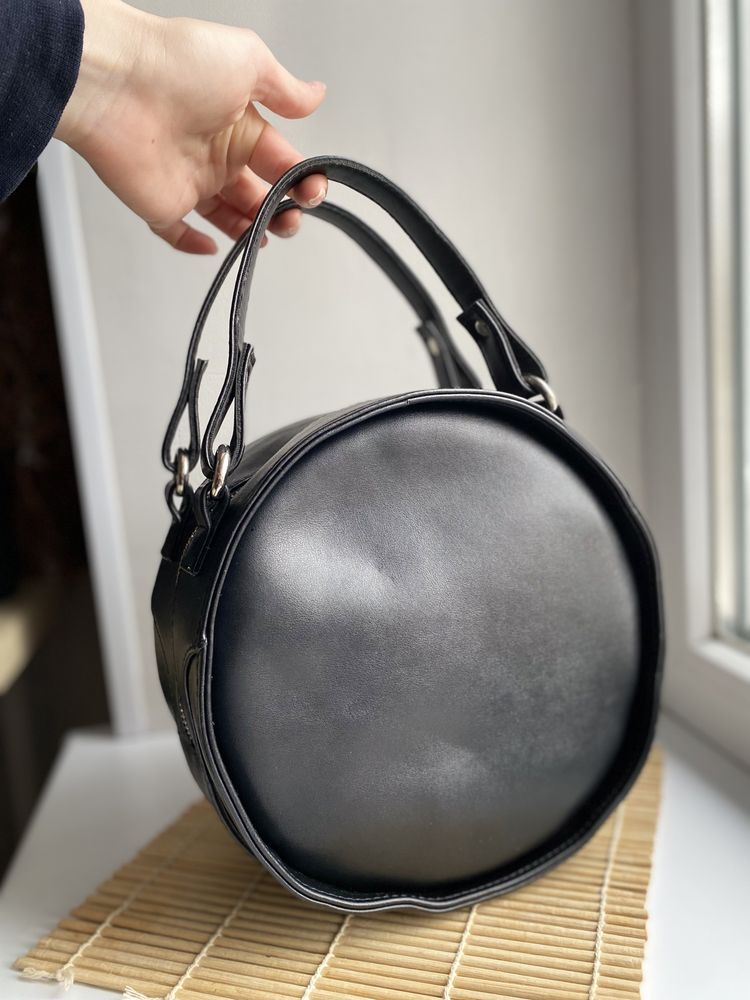 Черна кругла сумка PV Designer