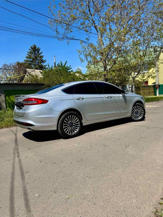 Ford fusion hybrid Titanium 2017.11