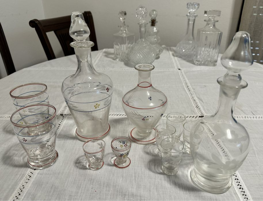 Conjunto de peças de vidro antigas