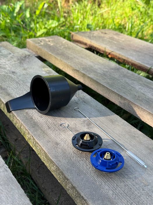 Lekki pistolet do malowania sufitów 1L zbiornik pod aku MAKITA LXT